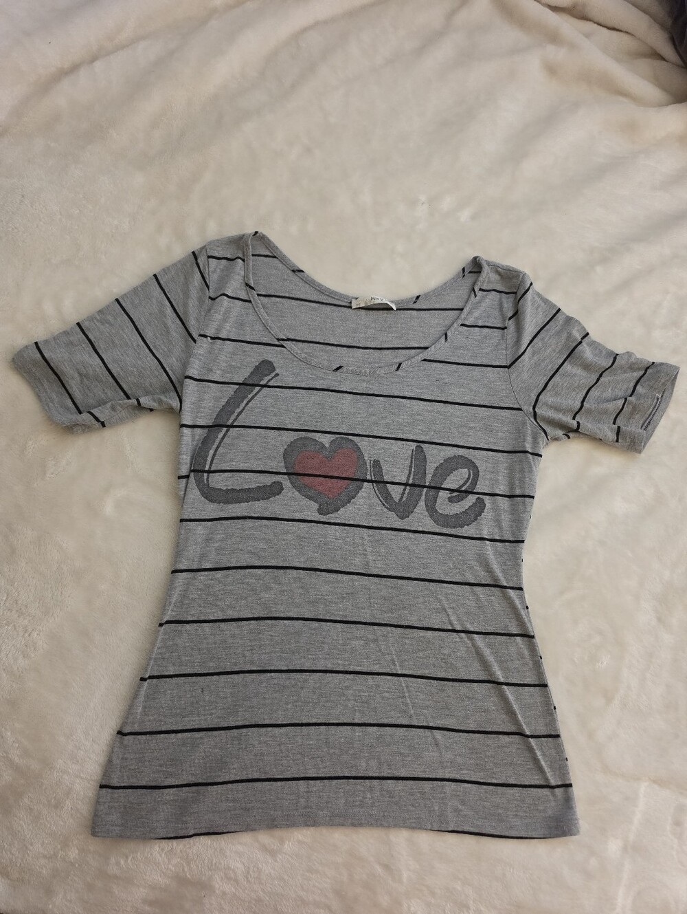 Mary Jane Y2K Gray Top Black Stripes Distressed "Love" Graphic Red Heart Medium